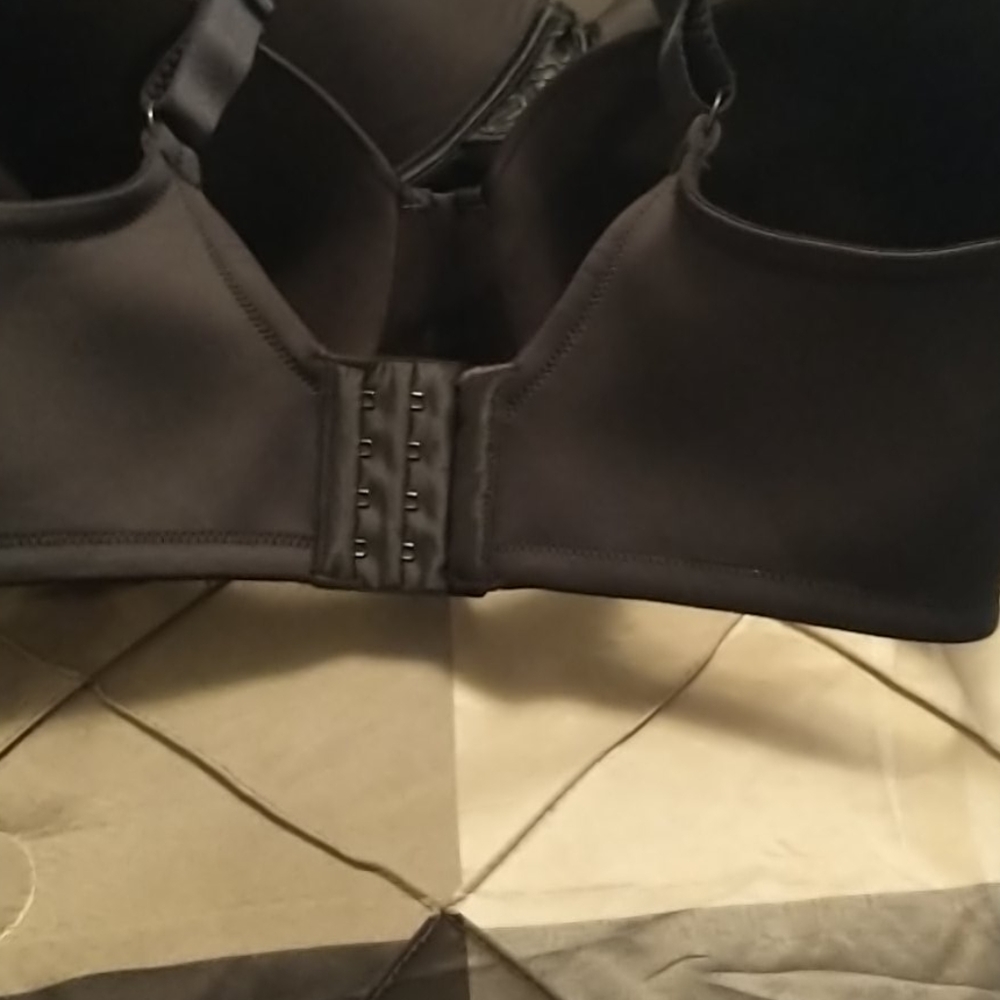 Bra's - Picture 4 of 4